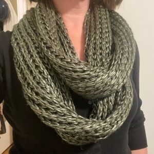 2/$20 Chunky knit metallic green infinity scarf